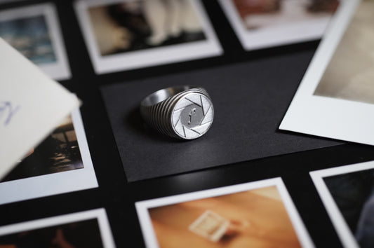 Aperture F8 - Signature Ring