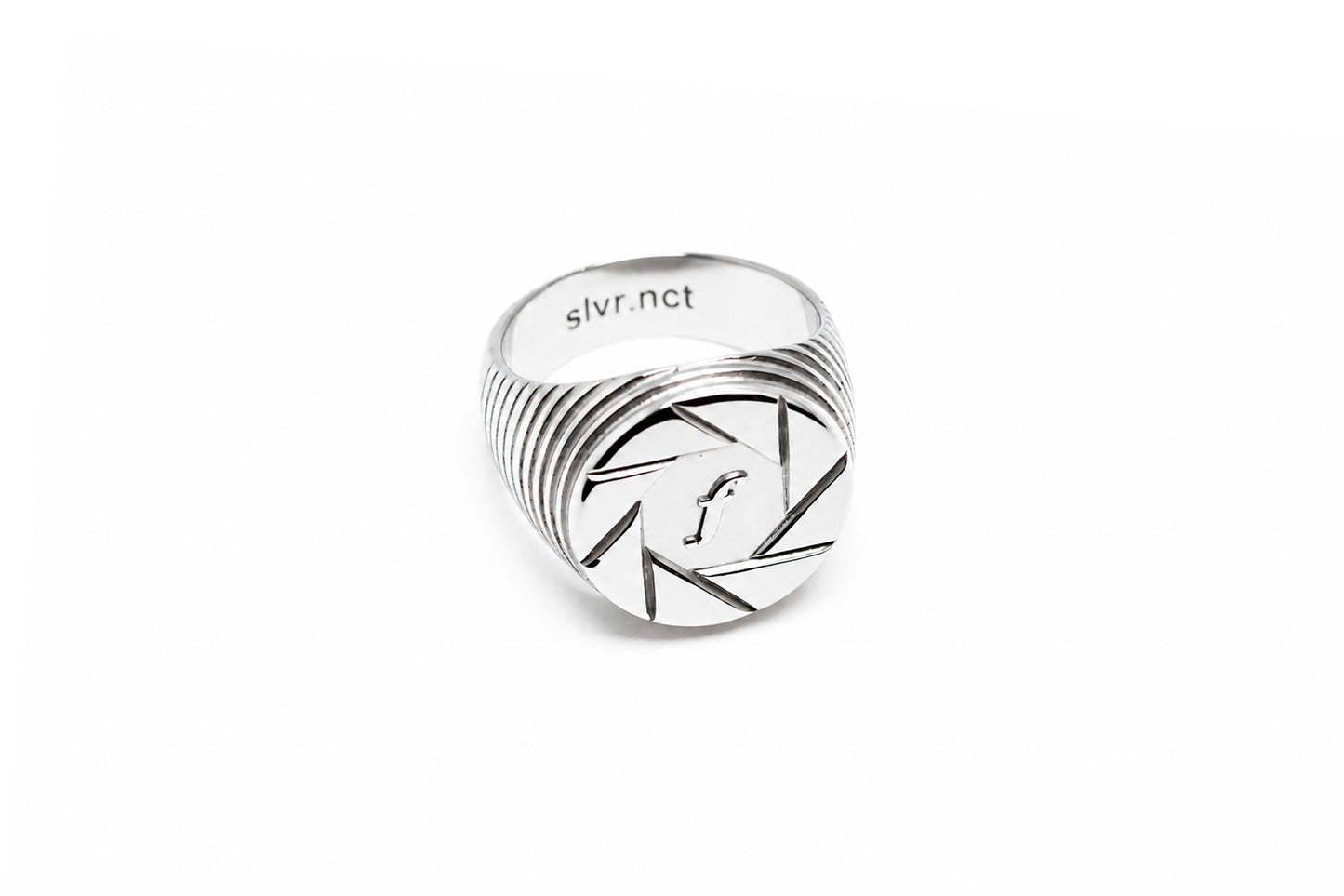 Silver Noct Aperture F8 polished stainless steel signet ring for photographers, camera aperture engraving